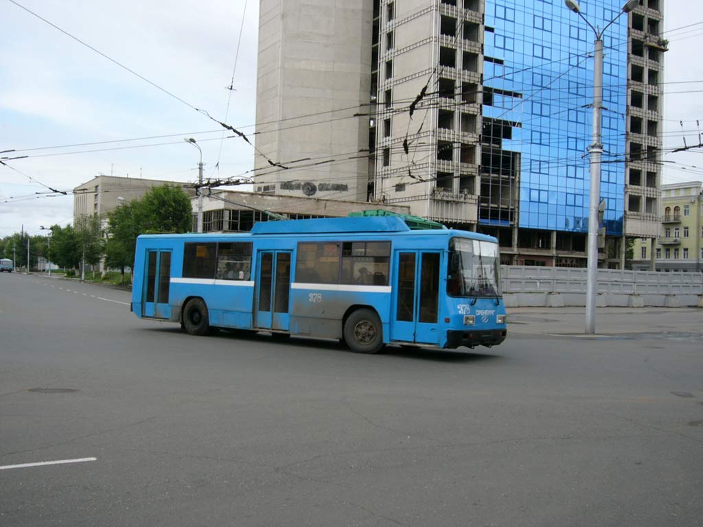 Маршруты троллейбусов оренбурга. Троллейбус Оренбург. Троллейбус 2 Оренбург. Троллейбус 10 Оренбург. Оренбург троллейбус 1995.